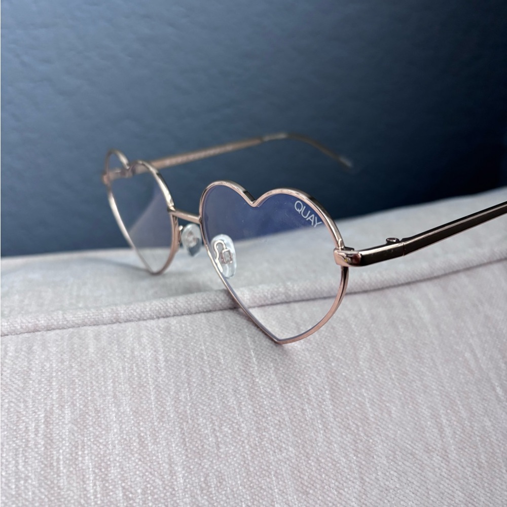 Quay Heart-Shaped Sunglasses - Picture 2 of 3